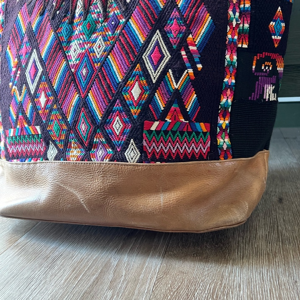 Nena & Co. Multicolor Geometric Woven Tote with Tan Leather - Picture 3 of 7
